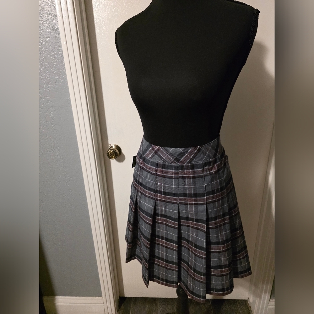Grey And Red Plaid Mad Engine Inspired By Astrid Skort Target Exclusive Size M.